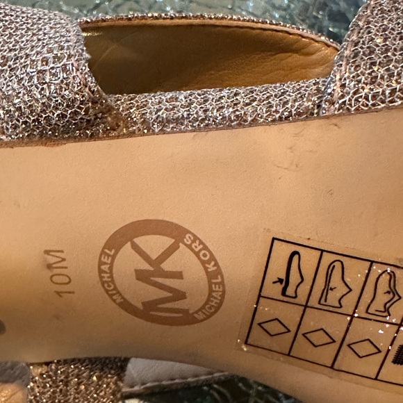 Mk shoes - Picture 2 of 5